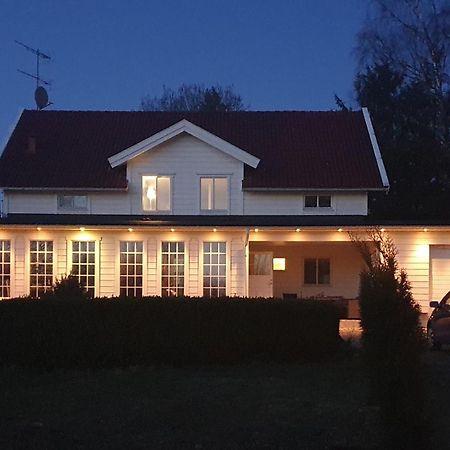 Landvetter Airport B&B And Parking Härryda Exteriör bild